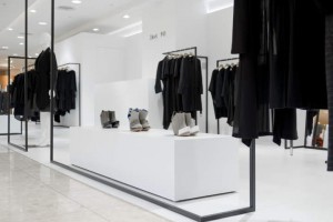Thiết kế shop thời trang với tone màu đen trắng huyền thoại