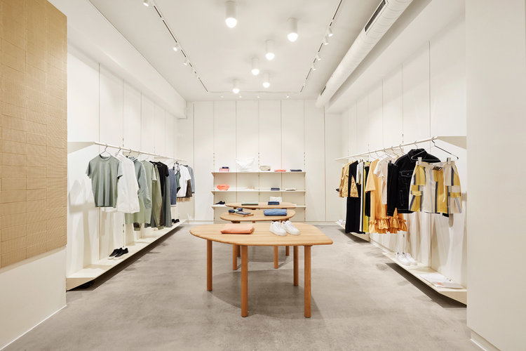 Thiết kế nội thất shop thời trang mang phong cách hiện đại và mới mẻ