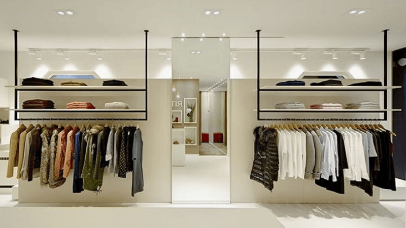 Sử dụng gương cho thiết kế shop quần áo
